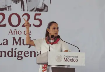 La presidenta agradeció a las madres mexicanas.