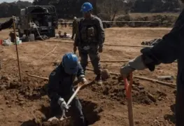 Empresarios cómplices.