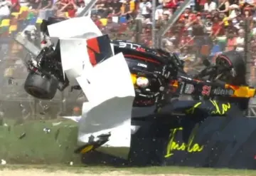 Tsunoda salvado por el halo.