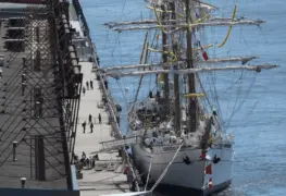 Bajo el control del piloto.