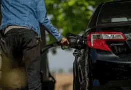 Precio de la gasolina se mantiene en 24 pesos