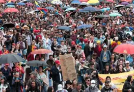 Comerciantes afectados por bloqueos de la CNTE