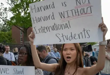 China critica veto a sus estudiantes