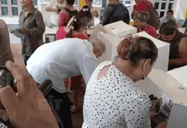 AMLO vota en Chiapas y califica elección judicial como histórica