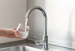 &iquest;Por qu&eacute; tu est&oacute;mago est&aacute; m&aacute;s vulnerable en temporada de calor?