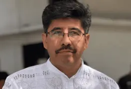 De aliado en megaproyectos a líder indígena.