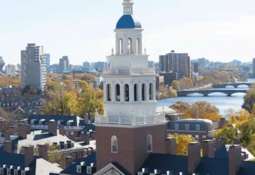 Harvard frena medida de Trump.