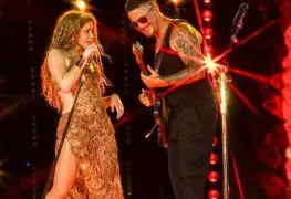 Shakira y Alejandro Sanz deslumbran en el escenario.