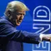 Medidas de Trump tensionan al partido demócrata.