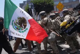 Celebridades mexicanas condenan redadas en EEUU.