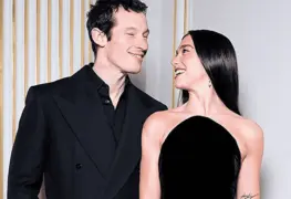 Dua Lipa anuncia su compromiso.