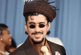 Bad Bunny honra a PR.