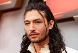 Ezra Miller planea su regreso.