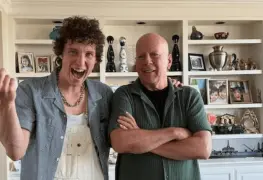 Bruce Willis reaparece en familia.