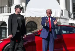 Trump cuestiona legalidad de Musk en EE.UU.: Hay que checarlo