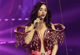 Katy Perry llora en concierto en Australia