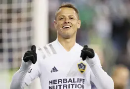 Chicharito lanza su tequila.