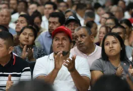 Acuden con alegría y por su propio pie