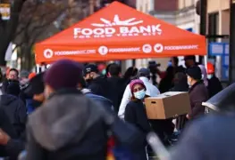 Donald Trump firma ley que recorta más de 1.2 billones de dólares en programas sociales