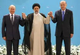 Putin se reúne con Ali Larijani en Moscú para tratar programa nuclear iraní