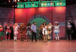 Obra Expreso Astral dona recaudación al Centro de Justicia para las Mujeres en Tabasco