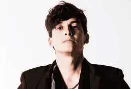 Gil Cerezo y su misteriosa acompañante