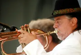 Fallece Chuck Mangione, leyenda del jazz a los 84 años