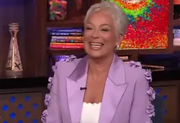 La mamá de Matty Healy le tira a Taylor