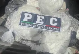 Pareja detenida con 55 kilos de cristal tras accidente en Guanajuato