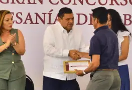 Javier may premia a los artesanos