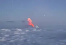 Erupción del volcán Kliuchevskoi en Rusia tras sismo de 8.8