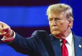 Trump celebra aranceles para hacer grande y rico a Estados Unidos