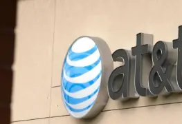 AT&T evalúa vender su unidad en México tras años de competencia con Telcel