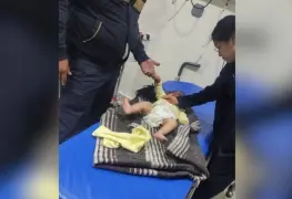 Rescatan con vida a bebé abandonado