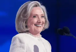 Hillary propone a Trump para el Nobel