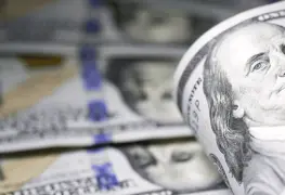 Peso mexicano se deprecia levemente ante el dólar en sesión del lunes