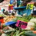 Bajan los precios de alimentos y servicios