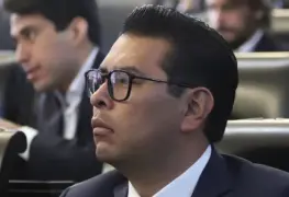 Néstor Camarillo renuncia a militancia del PRI en Puebla