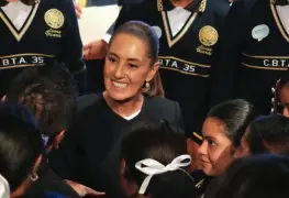 Claudia Sheinbaum lidera ceremonia del Bachillerato Nacional en México