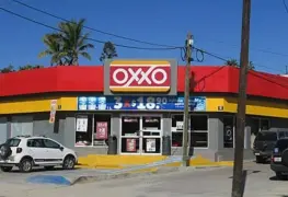 Cierre masivo de tiendas Oxxo