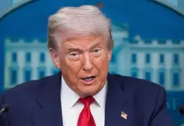 Trump amaga con militarizar Chicago tras fin de semana violento