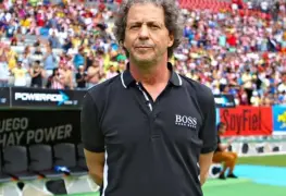 Brailovsky defiende a Chicharito y cuestiona críticas en Chivas