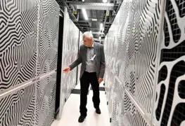 Europa enciende a Jupiter