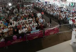 Anuncios de inversión en infraestructura y programas sociales en diferentes estados