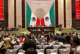 Monreal critica duramente faltas de diputados