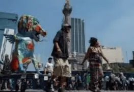 Desfile de alebrijes monumentales: una celebración de creatividad y color