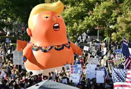 Miles protestan contra Trump en EE. UU.