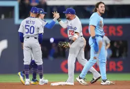 Dodgers resisten en Toronto