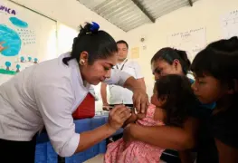 Caravanas acuáticas ofrecen más de mil acciones de salud gratuitas en Centla y Jonuta