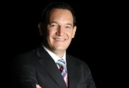 Doctor Jesús Luján detenido por ICE en San Diego